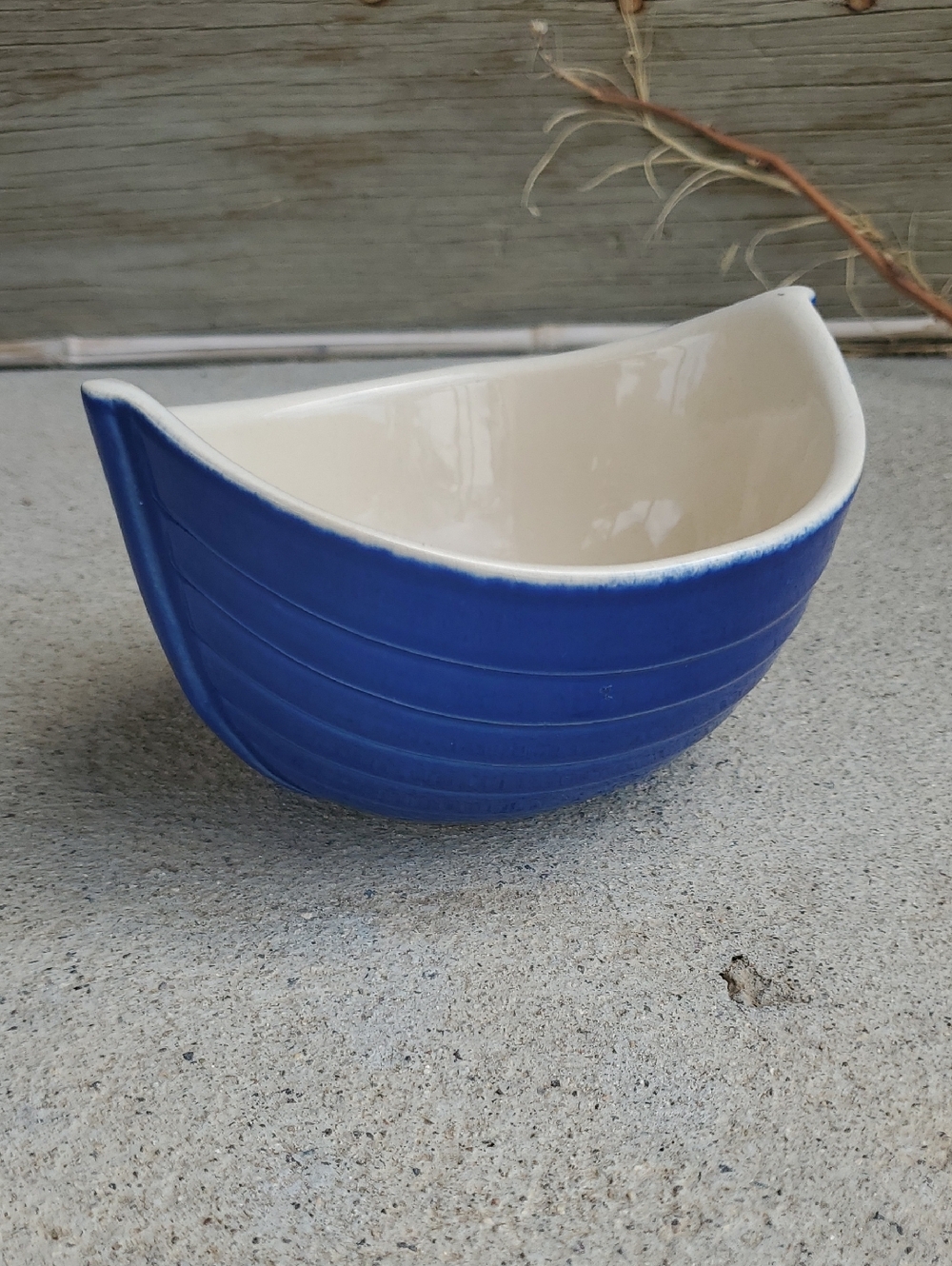 Modern Blue Ridged Ceramic Bowl - Picture 2 of 6